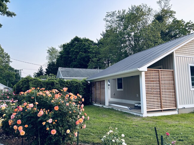 Building Photo - 19 Young's Village