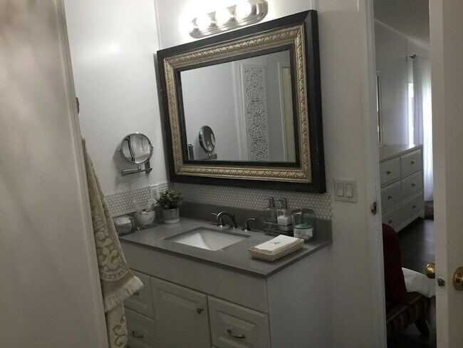 Building Photo - 6765 Spanish Lakes Blvd