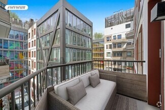 Building Photo - 54 Noll St