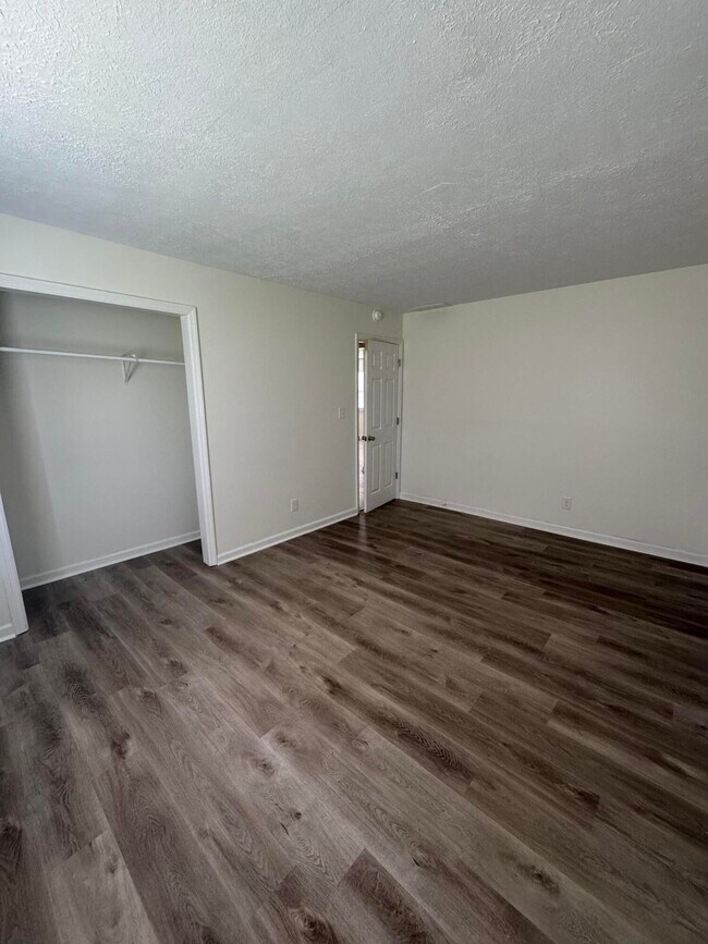 Building Photo - 425 Patrician Pl