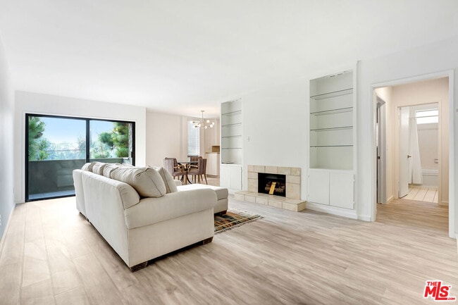 Building Photo - 16169 Sunset Blvd