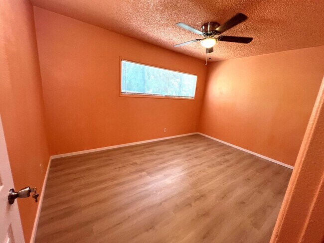 Building Photo - Inglewood Duplex