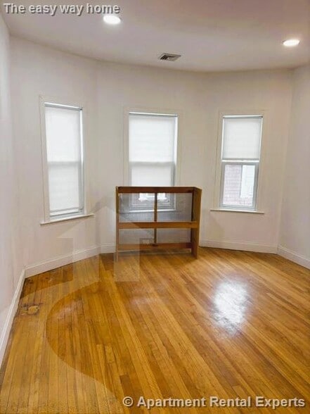 Building Photo - 14 Quincy St