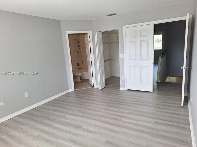 Building Photo - 5761 NW 115th Ct
