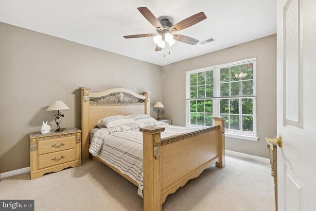 Building Photo - 13032 Pilgrims Inn Dr