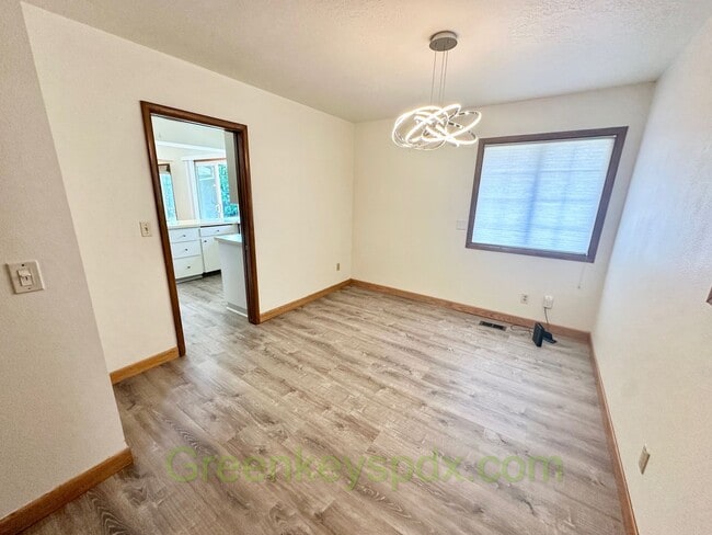 Building Photo - Mid-Century Classic House in Reedwood Neig...