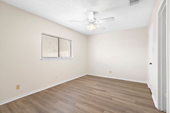 Building Photo - 9711 Arcade Ridge