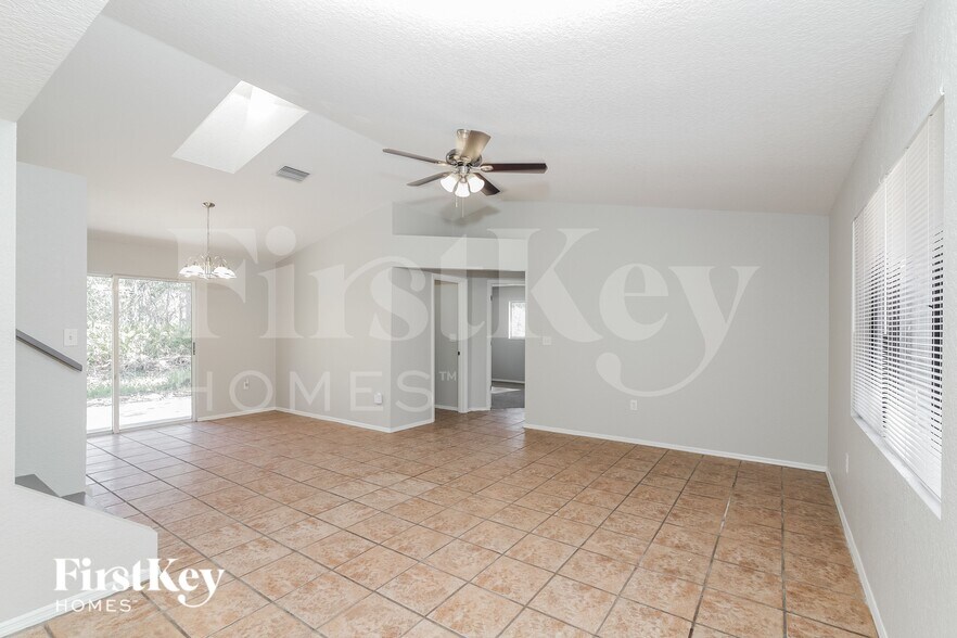 Building Photo - 5497 Lady Slipper Ave