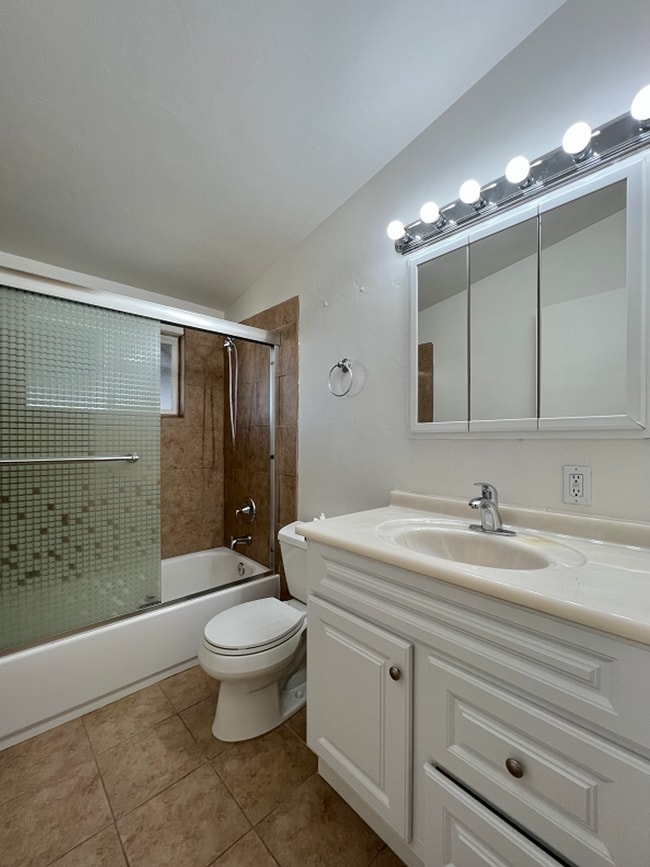 Building Photo - Charming Three Bedroom South Napa Home