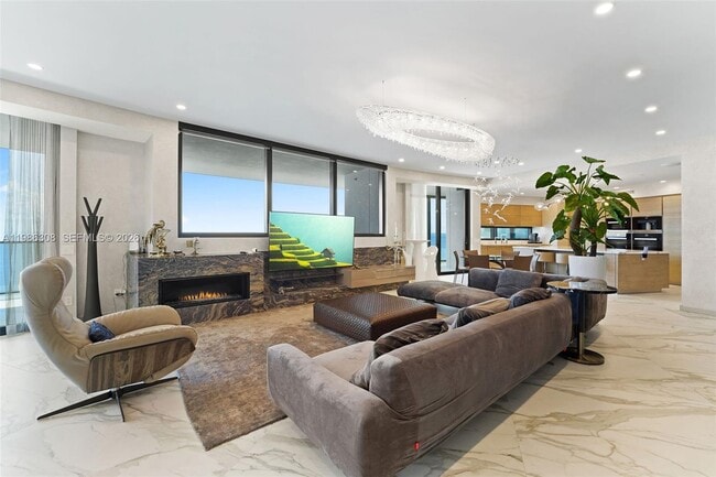 Building Photo - 18555 Collins Ave