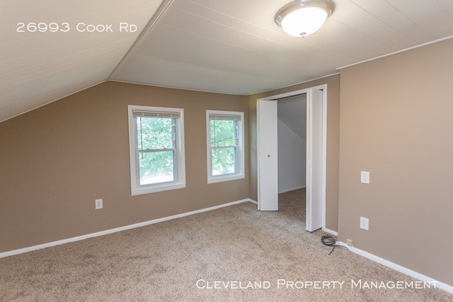 Building Photo - Newly Renovated Olmsted Twp Home