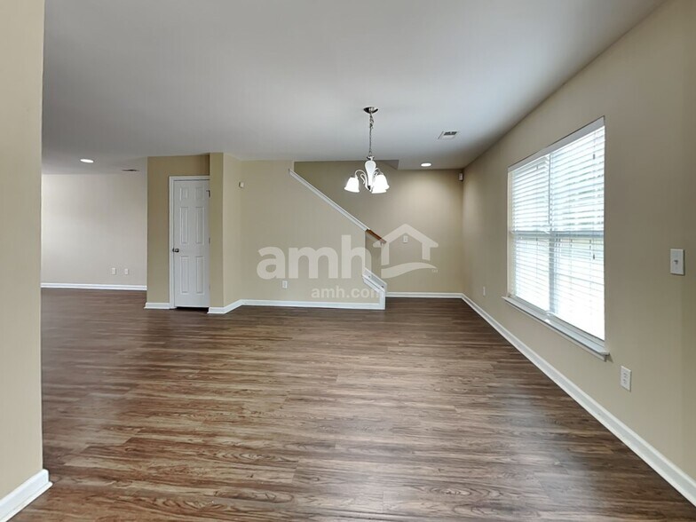 Building Photo - 314 Southwilde Way