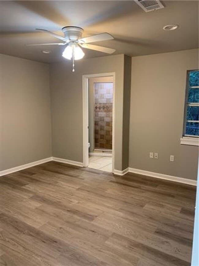 Building Photo - Cleveland Street