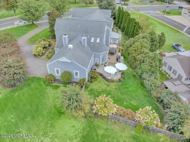 Building Photo - 328 E Main St