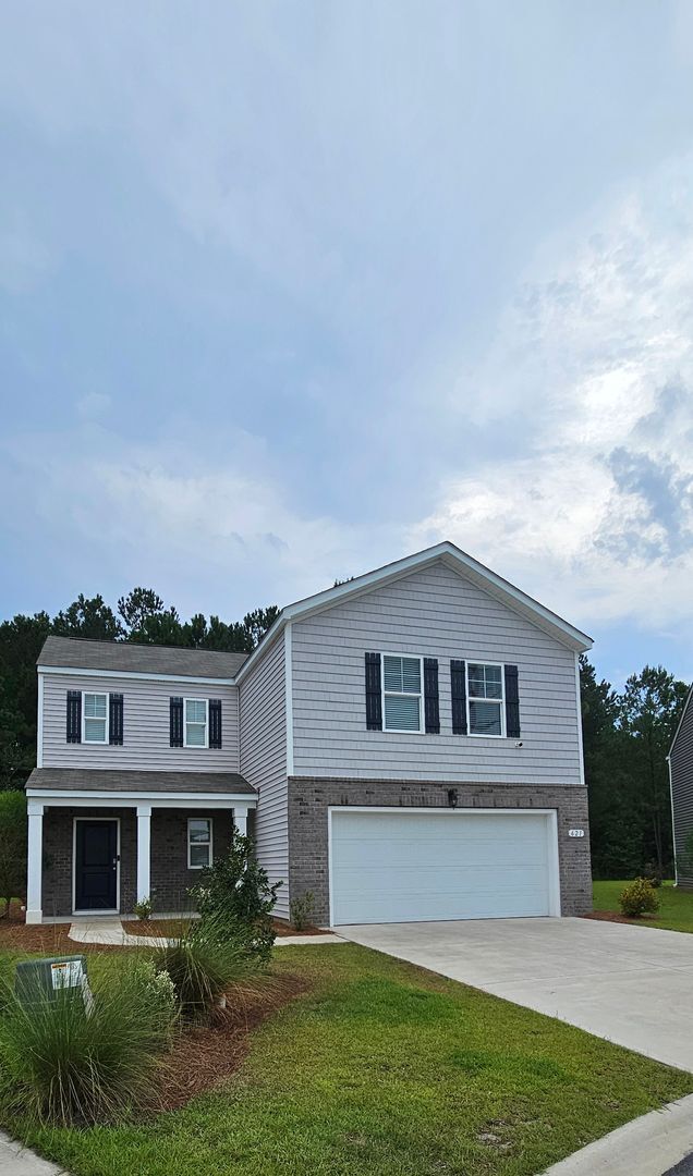 Building Photo - Luxury Meets Privacy in This 4-Bedroom Cul...