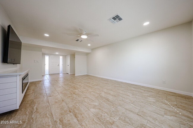 Building Photo - 9833 E Watford Way