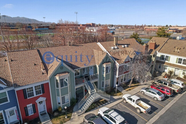 Building Photo - Beacon Hill Circle Condo