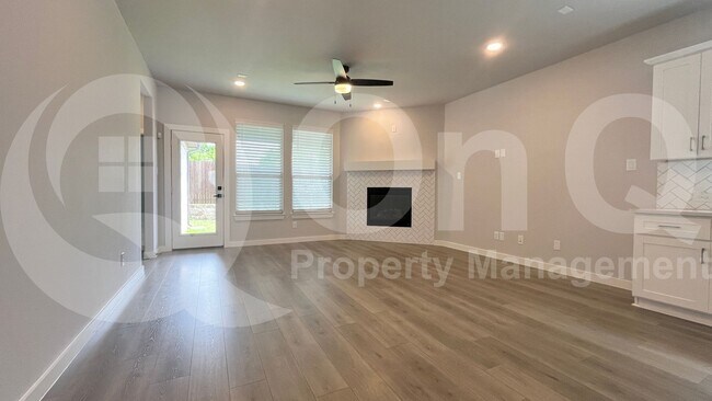 Building Photo - 5522 Blue Point Ln