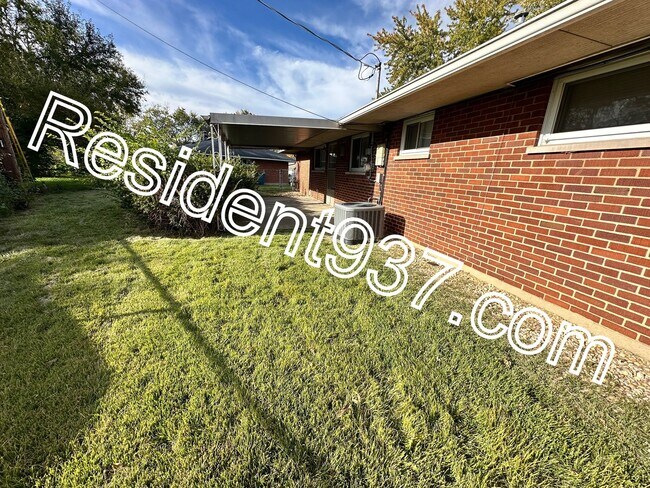 Building Photo - 3 bed 2 bath Home