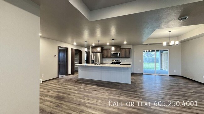 Building Photo - Modern 3-Bedroom Home with Convenience & S...