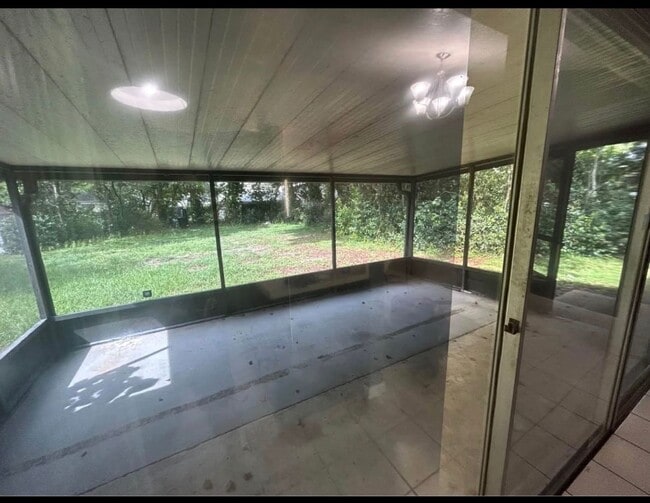 Building Photo - DeBary 3 Bedroom 1 Bath $1850.00 Month Call Carole Arcaro 386-216-4900 Deltona Lakes Realty