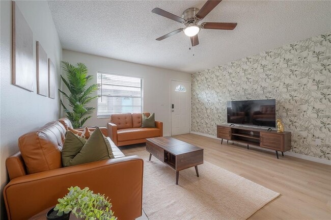Building Photo - 6908 S MacDill Ave
