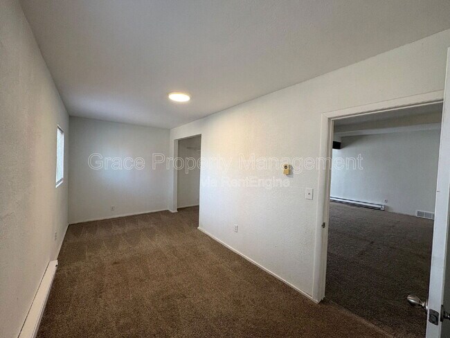 Building Photo - 635 Cedar St