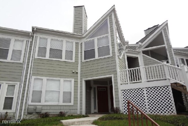 Building Photo - 3 br, 2 bath Condo - 7610 A Coachlight Lane,