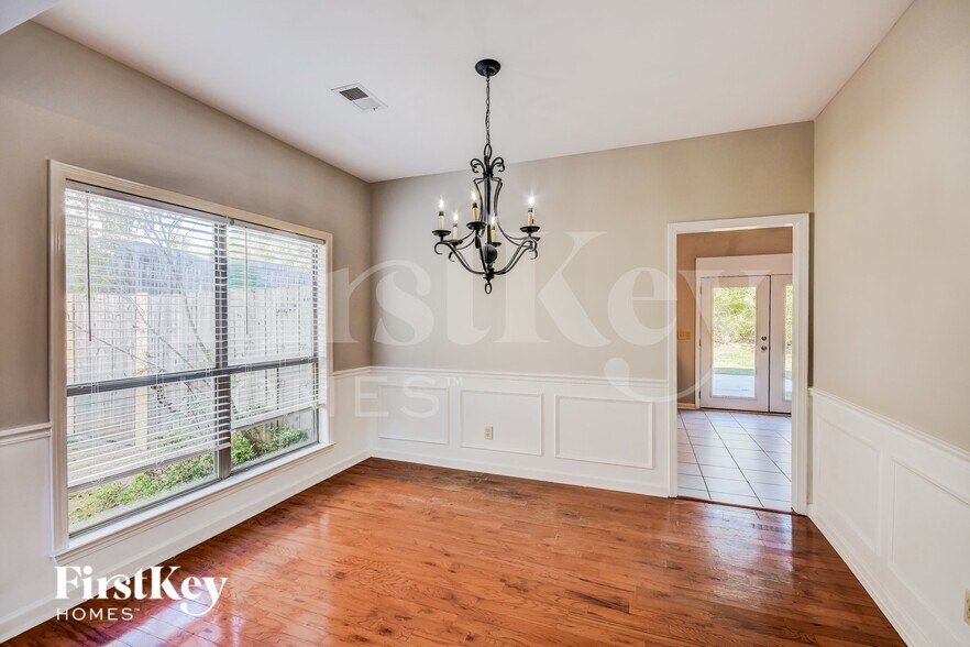 Building Photo - 753 Forest Lakes Dr