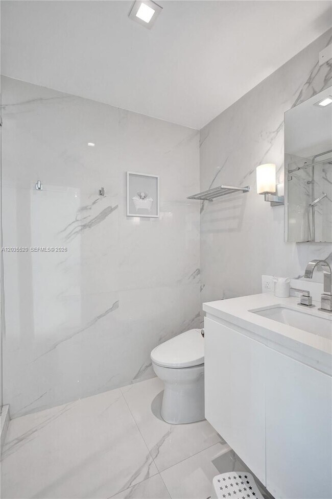 Building Photo - 800 Claughton Island Dr