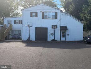 Building Photo - 1048 Gray Ave