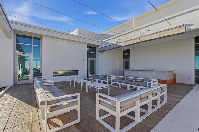 Building Photo - 777 3rd Ave N