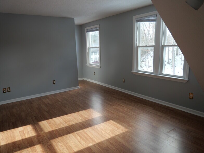 Living room with office nook - 55 Makara St