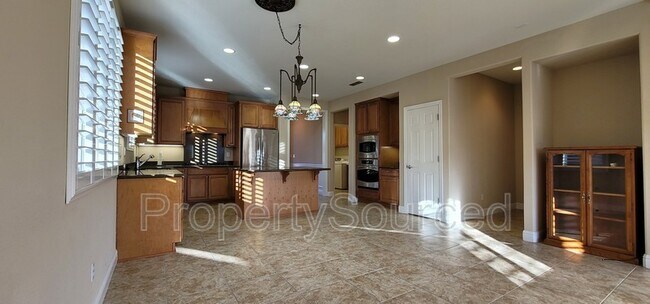Building Photo - 2339 Shadow Berry Dr