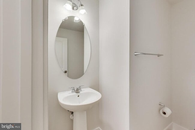 Building Photo - 3897 Hillview Ct