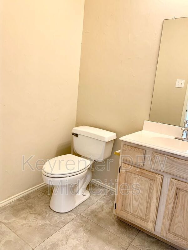 Building Photo - 2320 Kittyhawk Dr