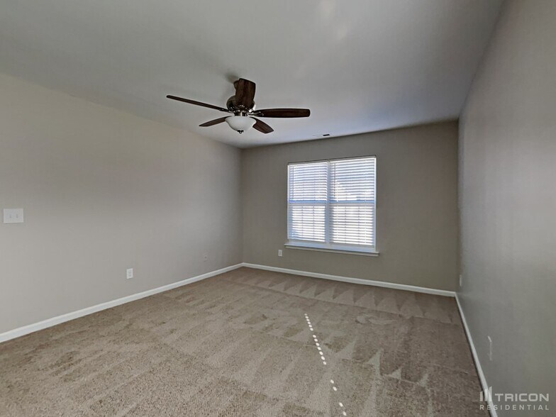 Building Photo - 35 Atherton Dr