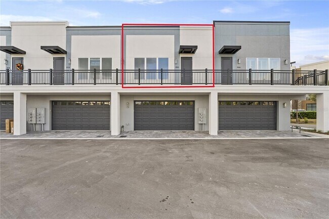 Building Photo - 850 TETBURY Lp