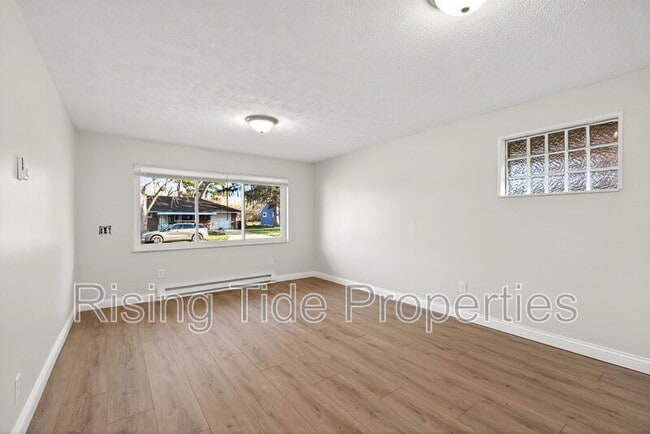 Building Photo - 2176 Los Arrow Dr