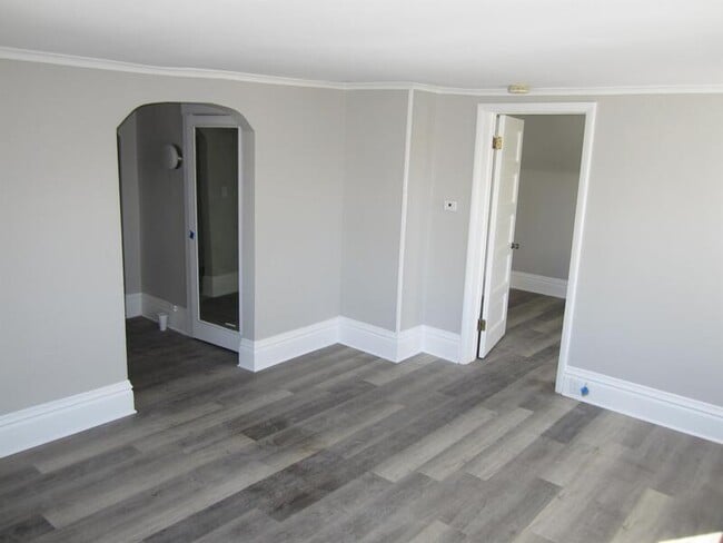 Building Photo - 119 Tennyson Ct