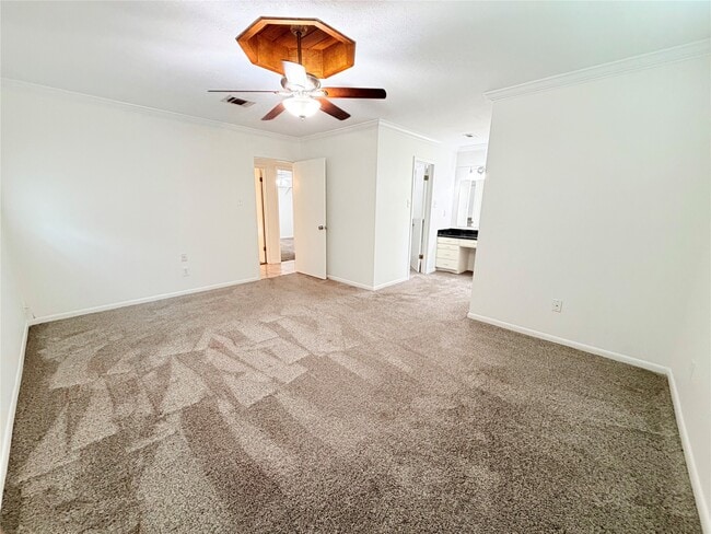 Building Photo - 22176 Heatherwood Dr