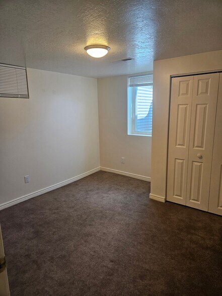 Building Photo - 2925 S White Cir