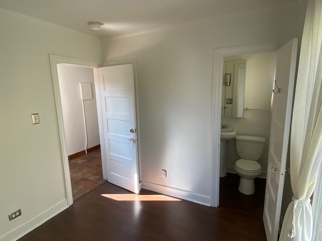 Bedroom/Bathroom - 1042 S Hudson Ave