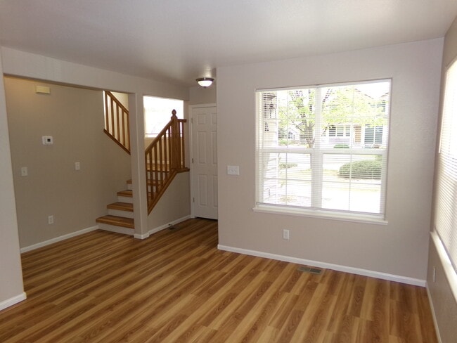 Building Photo - 844 Apex Dr