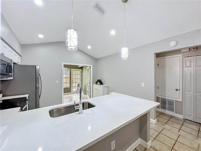 Building Photo - 2557 Riva Ct