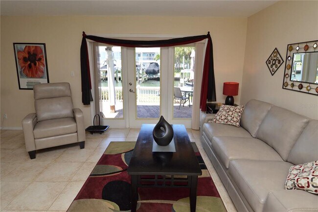 Building Photo - 5245 Coquina Key Dr SE