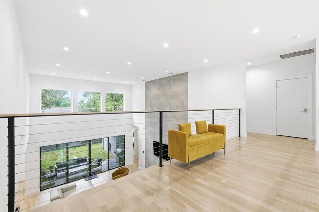 Building Photo - 3714 Highgrove Dr