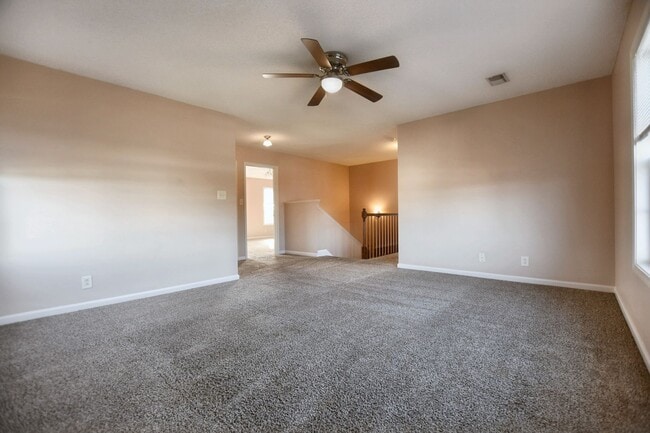 Building Photo - Pet Friendly Three Bedroom with Bonus!