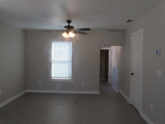 Building Photo - 412 Lucille St