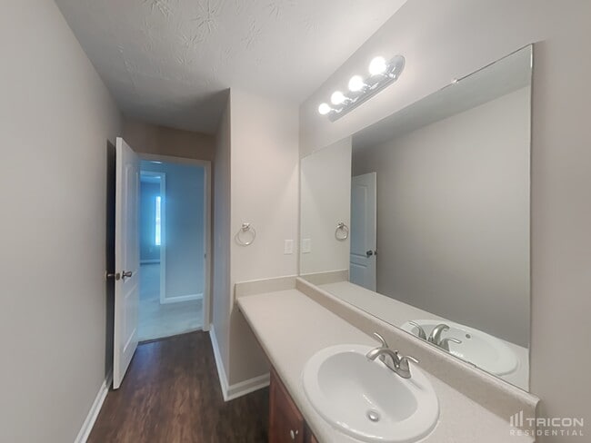 Building Photo - 3755 Renfroe Ave